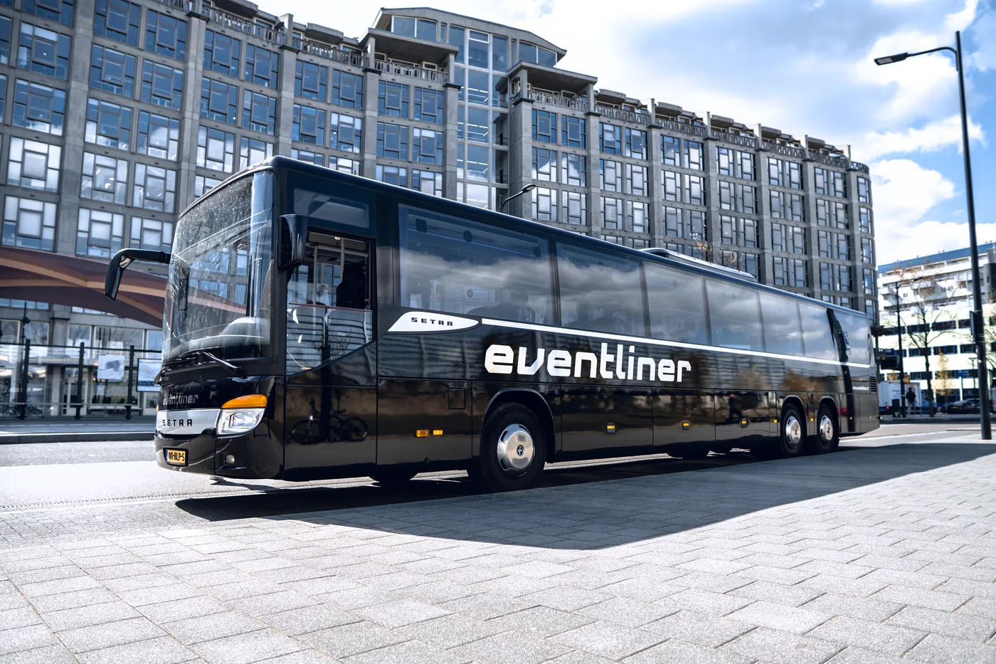 Luxe touringcar huren in Utrecht